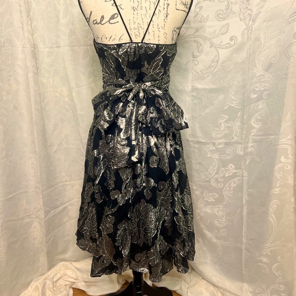 Sz8 Calvin Klein size 8 silver and black tinsel dress. - Picture 6 of 8